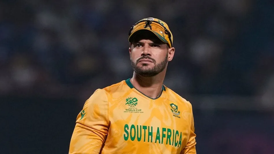 four-injured-in-road-accident-at-cuttack-area