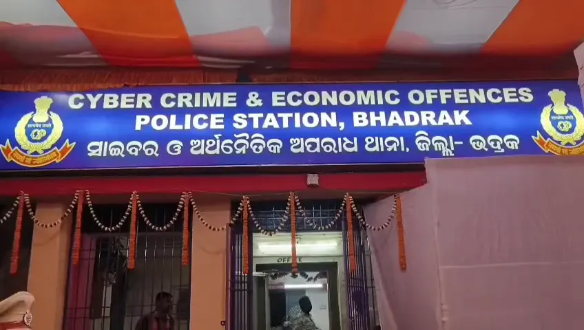 dont-know-which-planet-she-is-living-on-priyanka-gandhi-taunts-nirmala-sitharaman-in-parliament--