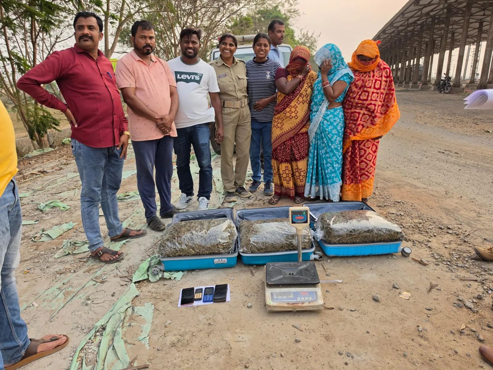 dharmendra-pradhan-press-meet-at-sambalpur