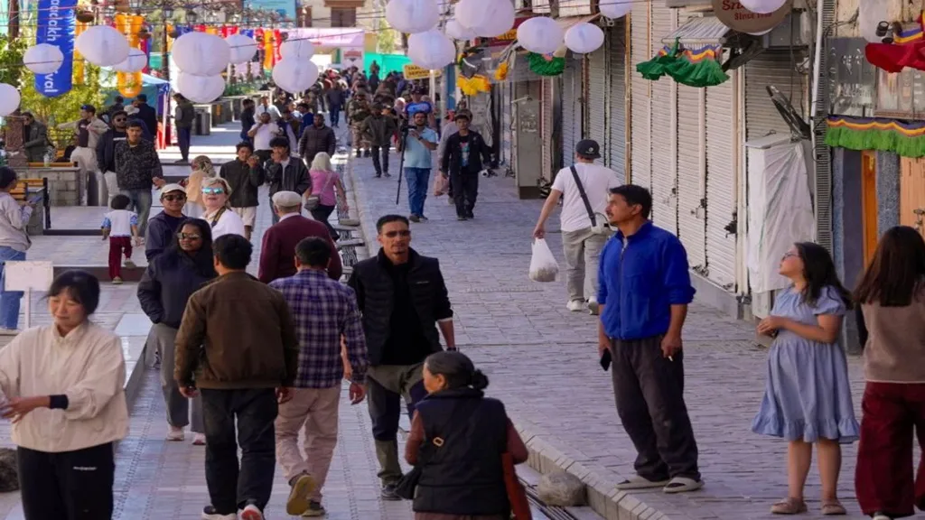 ଶେଷରେ ଲଦ୍ଦାଖ ଲୋକଙ୍କୁ ମିଳିଲା ପରିଚୟ,୭ ବର୍ଷର ଦାବି ହେଲା ପୂରଣ, ବଦଳିଲା ଆଧାରକାର୍ଡ 