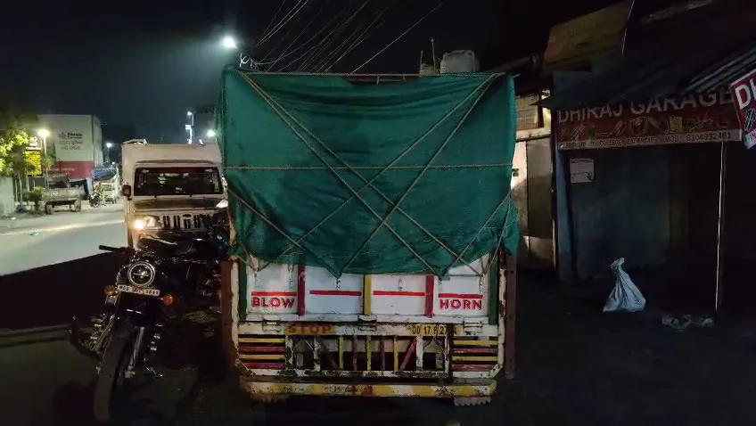 ବେଆଇନ ଗୋ-ଚାଲାଣ ରାକେଟର ପର୍ଦ୍ଦାଫାଶ, ଏକାଧିକ ଗାଡ଼ିକୁ ଜବତ କଲା ପୋଲିସ