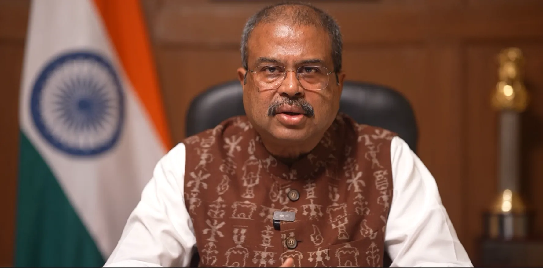 ଭିଡ଼ିଓ ବାର୍ତ୍ତା ଜରିଆରେ ‘ଓଡ଼ିଶା ଦିବସ’ର ଶୁଭେଚ୍ଛା ଜଣାଇଲେ ଧର୍ମେନ୍ଦ୍ର ପ୍ରଧାନ, ‘ବିକଶିତ ଓଡ଼ିଶା’ ଗଠନ ପାଇଁ ୧୦ଟି ସଂକଳ୍ପର ଆହ୍ୱାନ କଲେ କେନ୍ଦ୍ରମନ୍ତ୍ରୀ