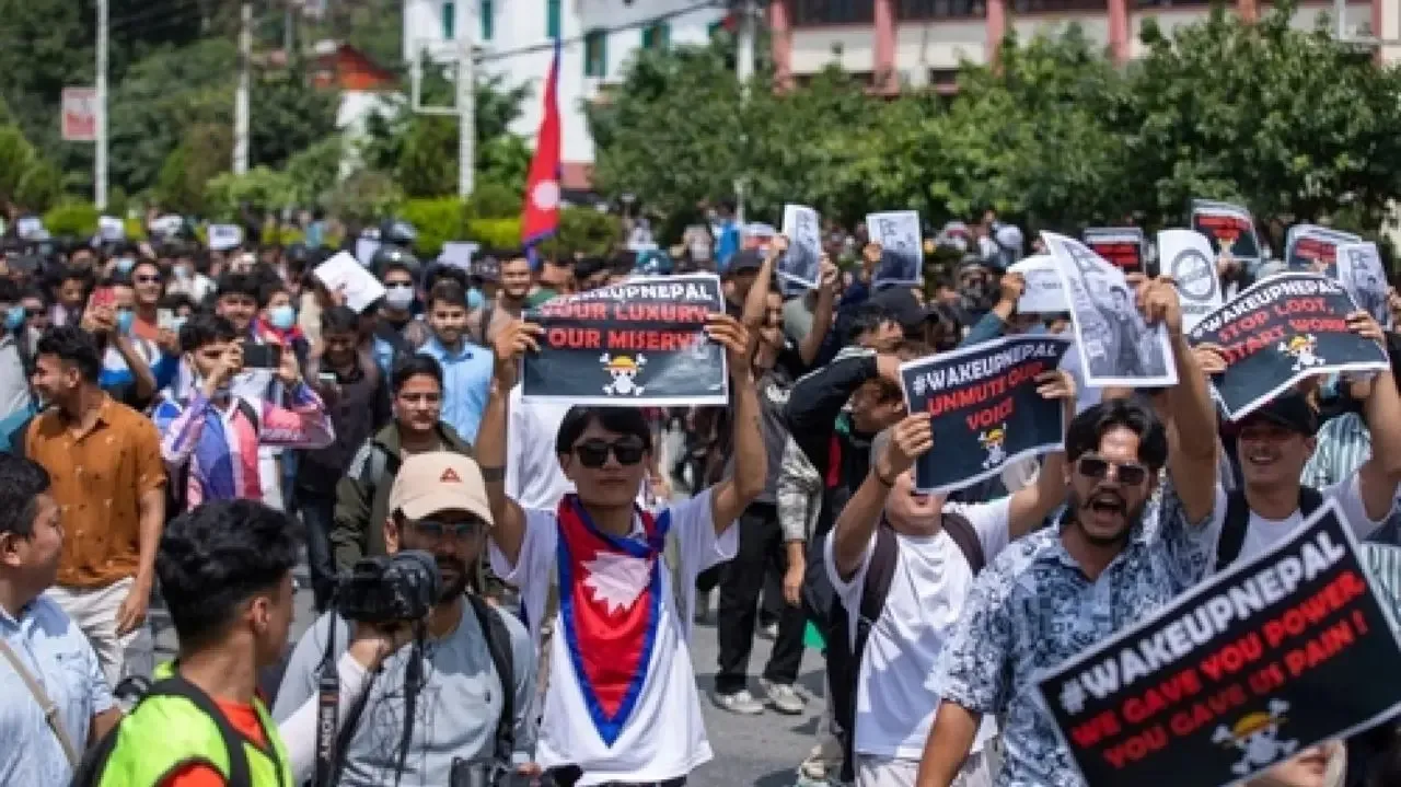 Nepal PM Balen Shah Protests: କ୍ଷମତାକୁ ଆସୁ ଆସୁ ବାଲେନ ଶାହଙ୍କୁ ବିରୋଧ, ଛାତ୍ର ସଂସଦ ବ୍ୟାନ୍ ଓ ନୂଆ ନିୟମକୁ ନେଇ ନେପାଳରେ ତେଜିଲା ଆନ୍ଦୋଳନ