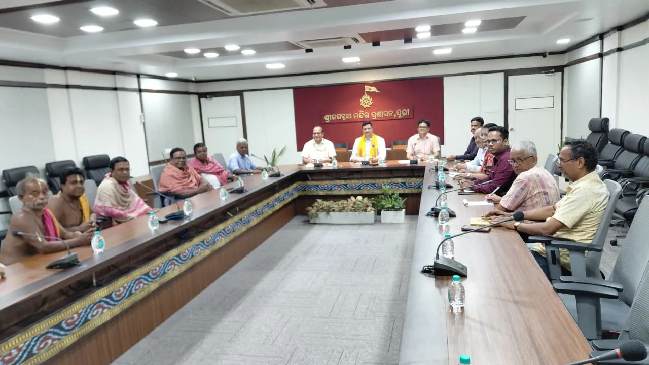 ଶ୍ରୀମନ୍ଦିର କାର୍ଯ୍ୟାଳୟରେ ସରିଲା ରଥ ନିର୍ମାଣ ସମୀକ୍ଷା ବୈଠକ, ରଥର ବିଭିନ୍ନ ଅଂଶର ସୁରକ୍ଷା ପାଇଁ ଆବଶ୍ୟକ ବ୍ୟବସ୍ଥା ଗ୍ରହଣ କରିବାକୁ ମୁଖ୍ୟ ପ୍ରଶାସକଙ୍କ ପରାମର୍ଶ