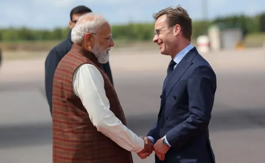 PM Modi arrives in Sweden: ବିମାନବନ୍ଦରରେ ପ୍ରଧାନମନ୍ତ୍ରୀ ମୋଦୀଙ୍କୁ ଭବ୍ୟ ସ୍ଵାଗତ କଲେ ସ୍ୱିଡେନ ପିଏମ୍ କ୍ରିଷ୍ଟରସନ