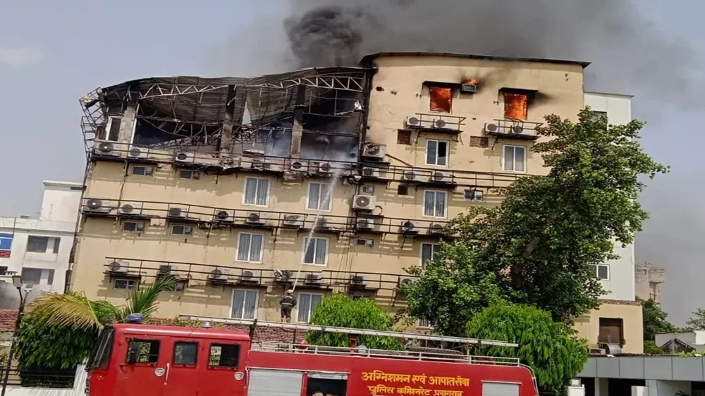 A massive fire broke out in a hotel in Prayagraj.