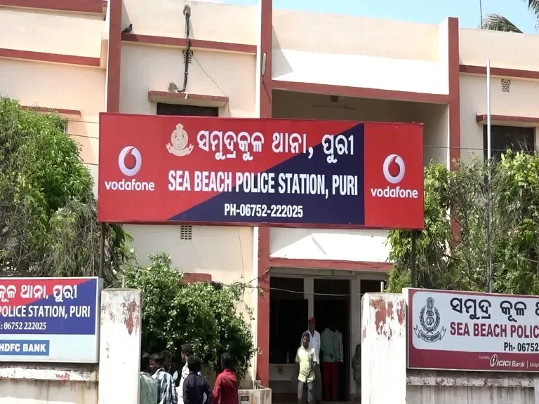 ପ୍ରେମ-ପ୍ରତିଶୃତି-ଧୋକ୍କା : ବିବାହ କରିବାକୁ କଥା ଦେଲେ, ଦେହ ସୁଖ ପରେ କହୁଛି ଟଙ୍କା ନେଇ ସବୁ ଭୁଲିଯା...