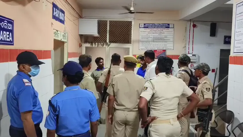 Police Encounter : ବ୍ୟବସାୟୀ ସୁଧୀର ପାତ୍ର ହତ୍ୟା ମାମଲା, ଦୁଇ ଅଭିଯୁକ୍ତଙ୍କୁ  ବ୍ରହ୍ମପୁର ପୋଲିସର ଏନ୍‌କାଉଣ୍ଟର