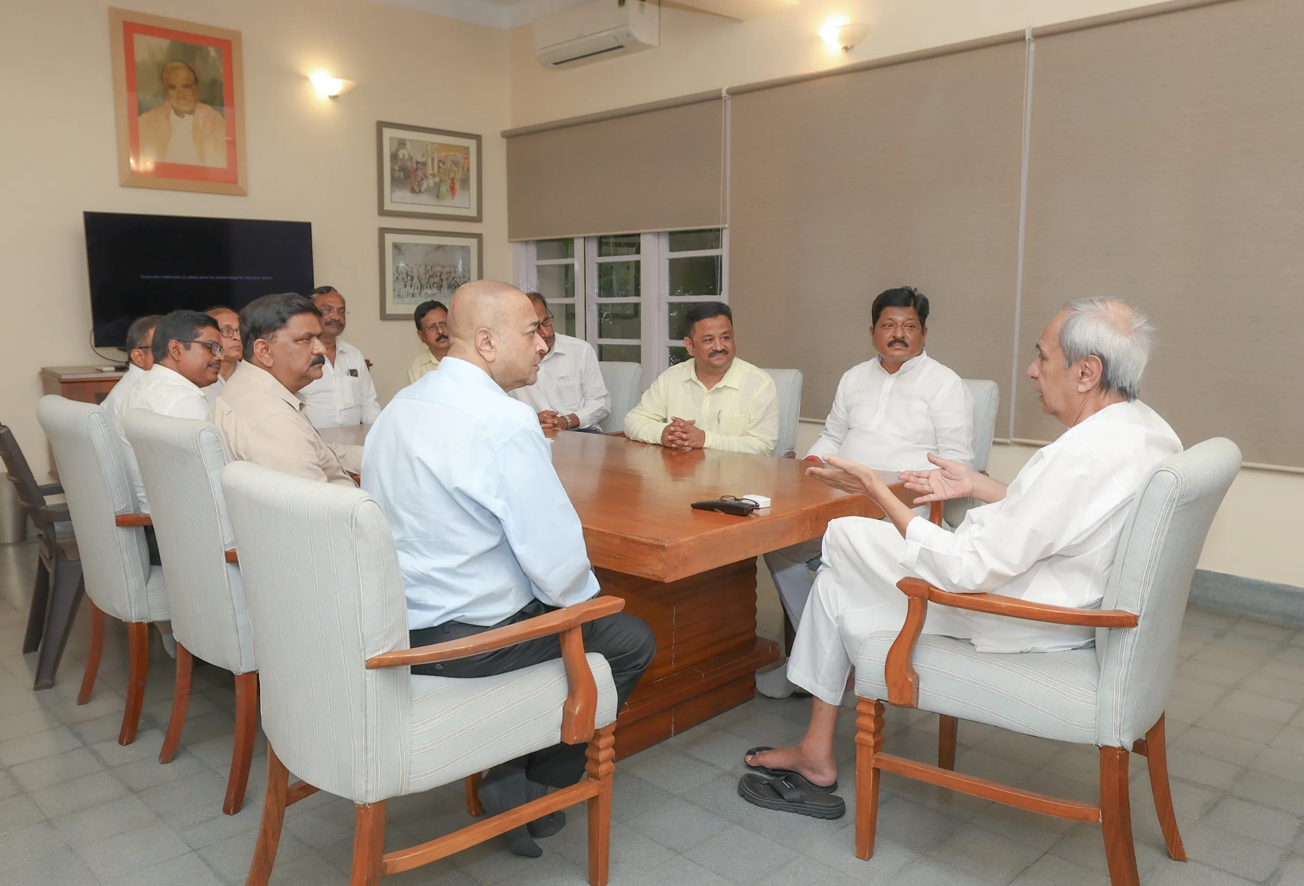 ନବୀନ ପଟ୍ଟନାୟକଙ୍କୁ ଭେଟିଲେ ବିଜେଡି ଲିଗାଲ ଫ୍ରଣ୍ଟ, ଲୋକଙ୍କ ସ୍ଵର ହେବାକୁ ନବୀନ ଦେଲେ ପରାମର୍ଶ 