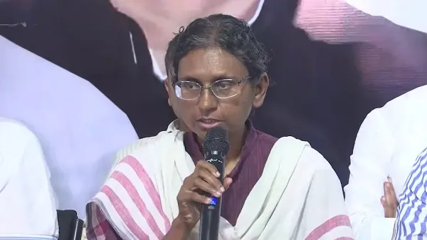 ‘ନିର୍ବାଚନ ପ୍ରକ୍ରିୟାରେ ହସ୍ତକ୍ଷେପ କରିପାରିବୁ ନାହିଁ’, ମୀନାକ୍ଷୀ ନଟରାଜନଙ୍କୁ ସୁପ୍ରିମକୋର୍ଟରୁ ଝଟକା