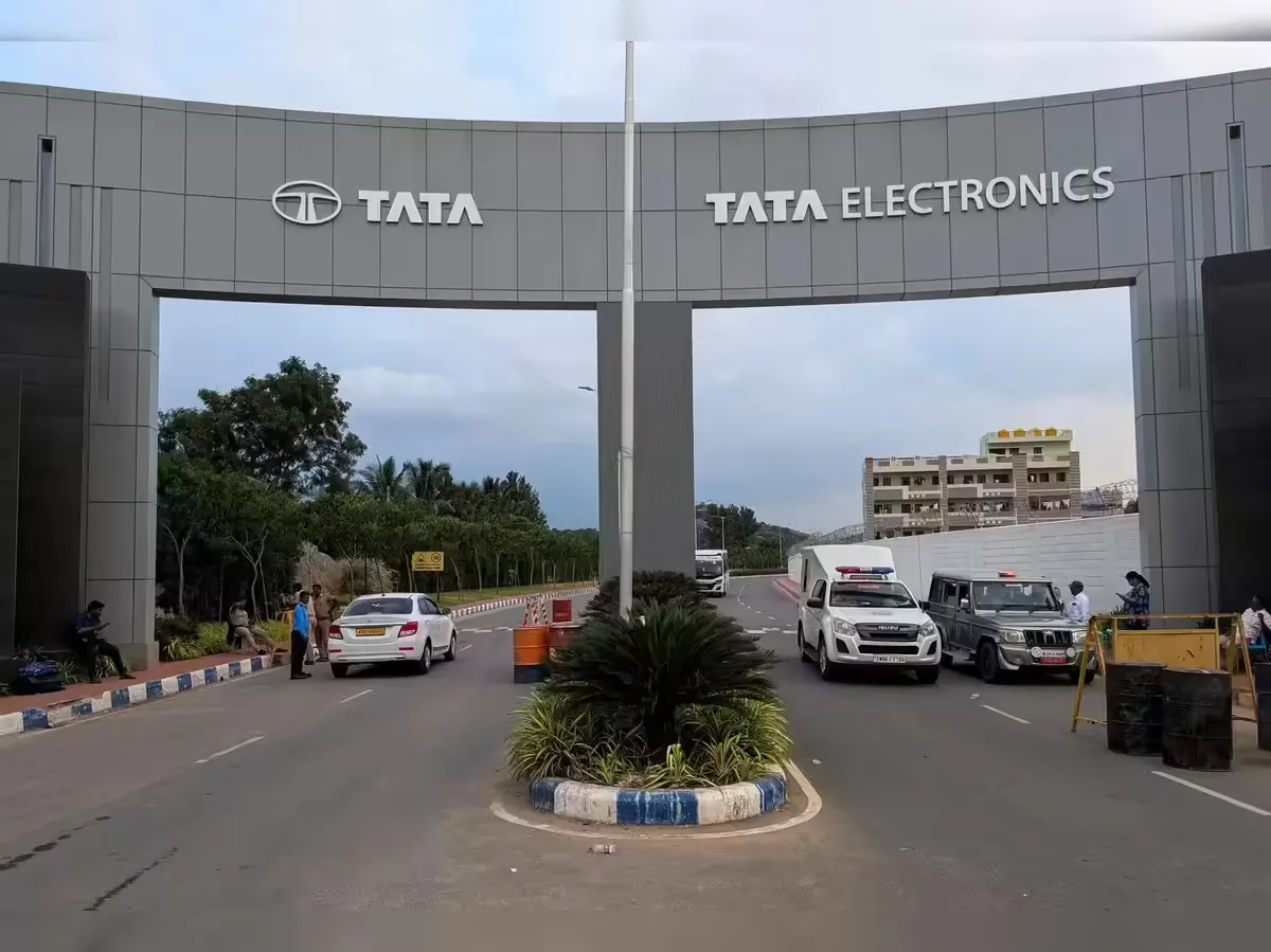 ତାମିଲନାଡୁରେ ବନ୍ଦ ହୋଇଯିବ କି Tataର Apple iPhone factory ? 