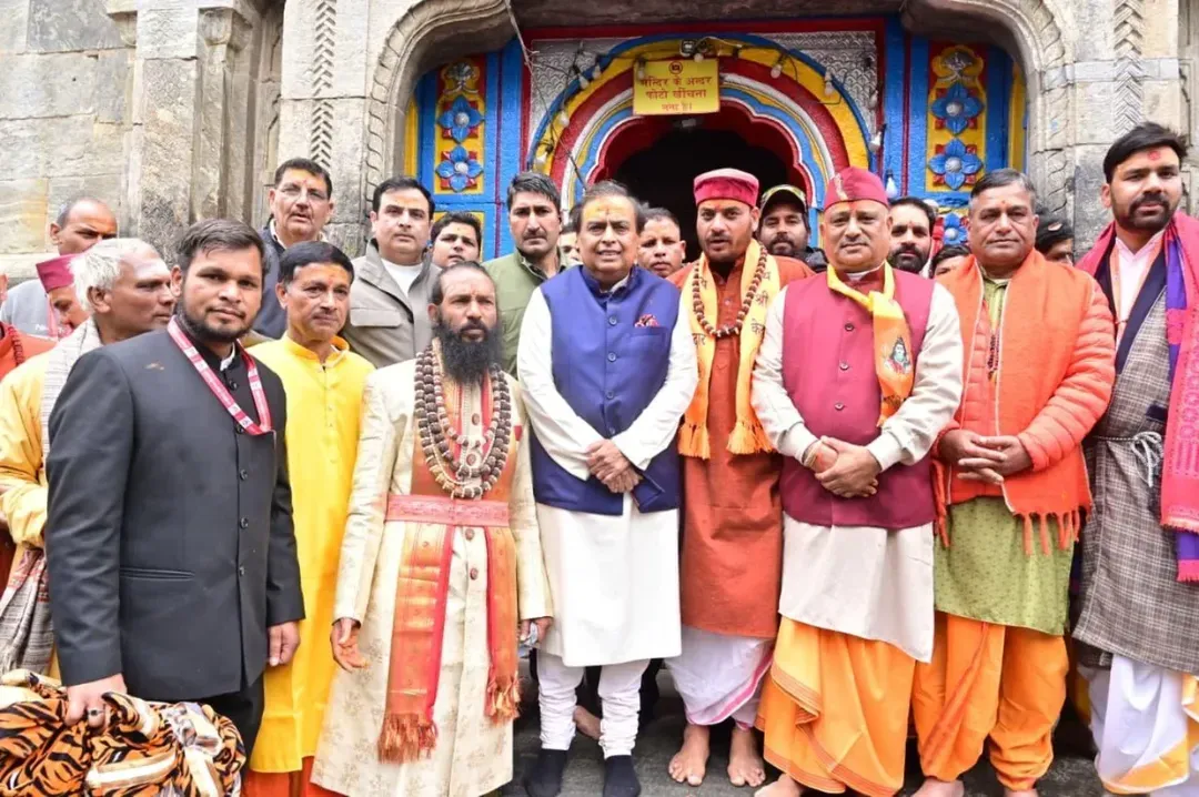 Mukesh Ambani temple visit