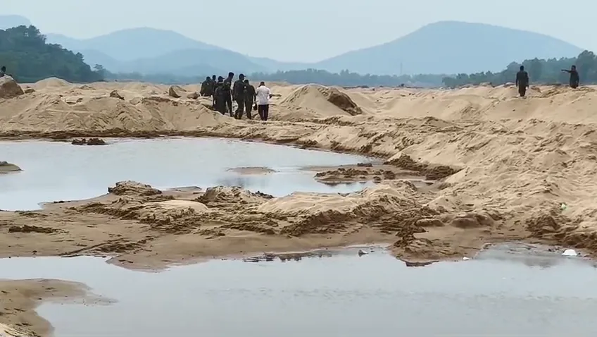 Deogarh: Youth Goes Missing at Sand Ghat While Working, Untraceable for Three Days
