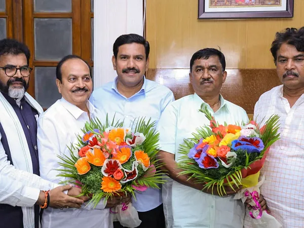 ଭଗବାନଙ୍କ ସାମ୍ନାରେ ସତ କହିବେ ବିଧାୟକ ! କର୍ଣ୍ଣାଟକରେ କ୍ରସ୍-ଭୋଟିଂର ସତ୍ୟାସତ୍ୟ ଜାଣିବା ପାଇଁ ଏମିତି କରିବ ବିଜେପି