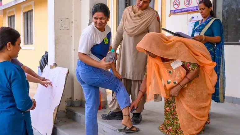NEET UG 2026 Re-Exam: Girl Caught with Mobile Phone Hidden Inside Shirt at Jaipur Exam Centre