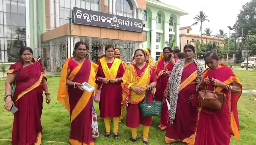 ଅଙ୍ଗନୱାଡି କର୍ମୀଙ୍କୁ ମିଳିଛି 4G ମୋବାଇଲ, ସମସ୍ୟା ଜଣାଇଲେ କର୍ମୀ