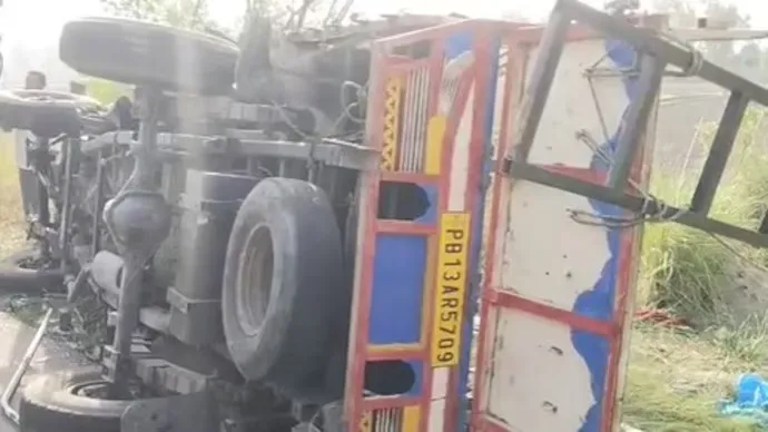  Punjab Firozpur Road Accident: ପଞ୍ଜାବର ଫିରୋଜପୁରରେ ମର୍ମନ୍ତୁଦ ସଡ଼କ ଦୁର୍ଘଟଣା, ଟ୍ରେଲର-ପିକଅପ୍ ମୁହାଁମୁହିଁ ଧକ୍କାରେ ୯ ମୃତ