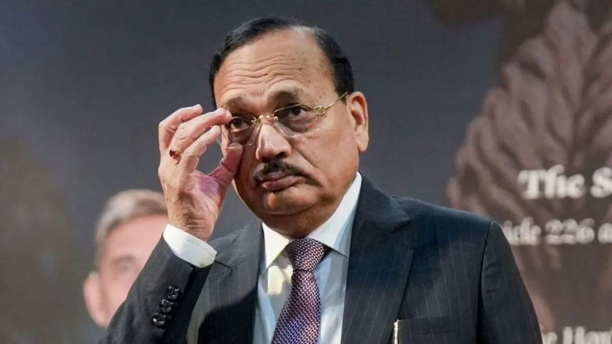 CJI Surya Kant London Lecture Gone Viral: ଲଣ୍ଡନରେ CJI ସୂର୍ଯ୍ୟକାନ୍ତଙ୍କ କାର୍ଯ୍ୟକ୍ରମରେ ଛାତ୍ରଙ୍କ ହଙ୍ଗାମା, ବିବାଦିୟ ପ୍ରଶ୍ନରୁ ଆରମ୍ଭ ହେଲା ବିବାଦ 