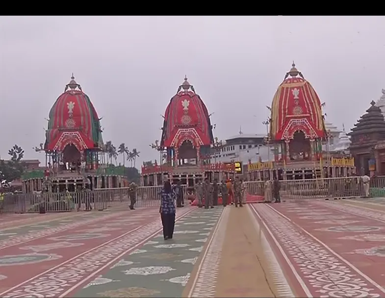Ratha Yatra: ରାତି ପାହିଲେ ବିଶ୍ଵ ପ୍ରସିଦ୍ଧ ଘୋଷଯାତ୍ରା, ସିଂହଦ୍ଵାର ସମ୍ମୁଖରେ ତିନି ରଥ 