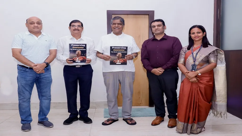 ସୋଆର ପ୍ରତିଷ୍ଠାତା ସଭାପତିଙ୍କ ଦ୍ୱାରା ପ୍ଲାଷ୍ଟିନେସନ୍ ବିଷୟ ପୁସ୍ତକ ଉନ୍ମୋଚିତ, 