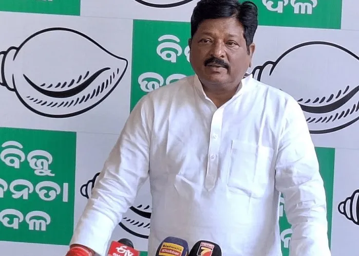 'କ୍ଷମା ମାଗନ୍ତୁ ଭର୍ତ୍ତୃହରି', ବିଜେପି ସାଂସଦଙ୍କୁ ସିଧା ସଳଖ ବିଜେଡିର ଚେତାବନୀ, ନଚେତ୍ ଦିଲ୍ଲୀରୁ ଓଡ଼ିଶା କ୍ଷମା ଦେବେନି ଛାତ୍ର ସମାଜ