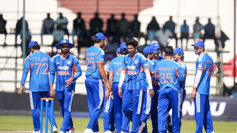 Mayank & Prince Shine as India Restrict Zimbabwe to 125