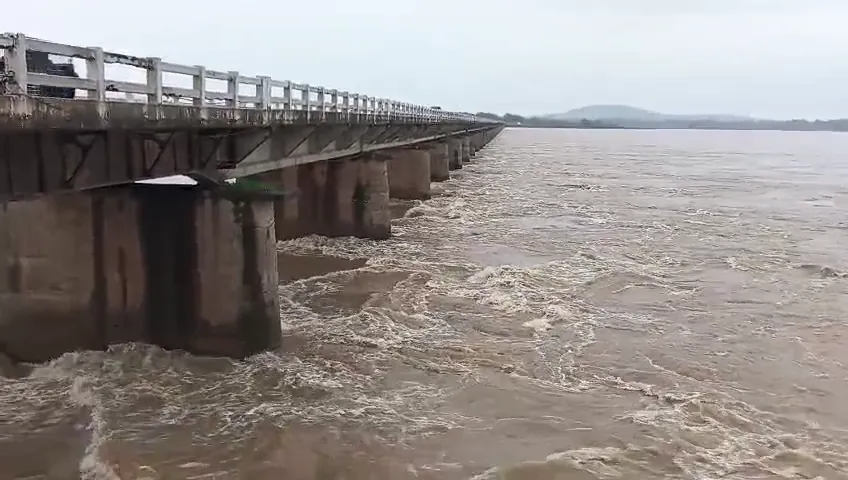 ମହାନଦୀରେ ବଢ଼ୁଛି ବନ୍ୟାଜଳ, ଜାରି ହେଲା ସତର୍କତା