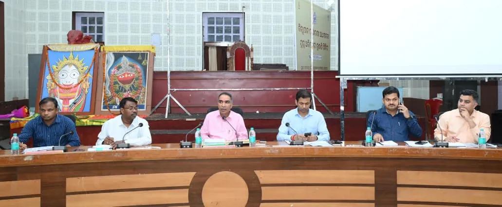 ତିନିଦିନିଆ କେନ୍ଦୁଝର ଜିଲ୍ଲା ଗସ୍ତରେ ପ୍ରମୁଖ ଶାସନ ସଚିବ: ଉଚ୍ଚସ୍ତରୀୟ ବୈଠକରେ କଲେ ବିକାଶମୂଳକ କାର୍ଯ୍ୟର ସମୀକ୍ଷା