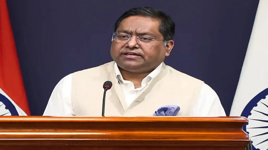ସିନ୍ଧୁ ଜଳସନ୍ଧିକୁ ନେଇ ଭାରତର ଆଭିମୁଖ୍ୟ ସ୍ପଷ୍ଟ,  ପାକ୍ ଧମକର ଜବାବ ଦେଲେ MEA, ଜାଣନ୍ତୁ କହିଲେ କ’ଣ?
