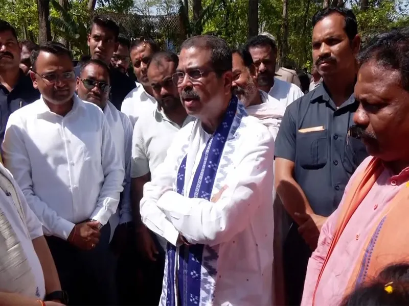 ସମ୍ବଲପୁରରେ ଜଳବନ୍ଦୀ ସମସ୍ୟାର ସ୍ଥାୟୀ ନିରାକରଣ ପାଇଁ ମିଳିମିଶି କାମ କରିବା: ଧର୍ମେନ୍ଦ୍ର ପ୍ରଧାନ