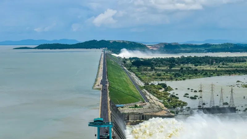 ହୀରାକୁଦ ଡ୍ୟାମ ଅଞ୍ଚଳକୁ 'ନୋ ଫ୍ଲାଇଂ ଜୋନ୍' ଘୋଷଣା: ପ୍ରଶାସନର କଡ଼ା ନିର୍ଦ୍ଦେଶ, ବିନା ଅନୁମତିରେ ଉଡ଼ିପାରିବନି ଡ୍ରୋନ୍