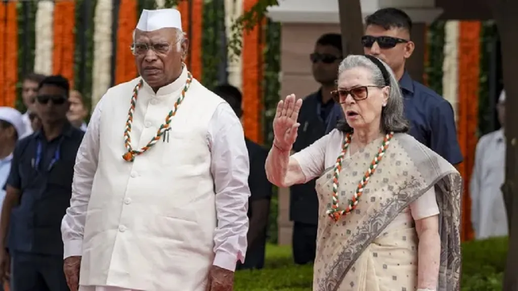 ସୋନିଆ ଗାନ୍ଧିଙ୍କୁ ବଙ୍କିମ ଚଟ୍ଟୋପାଧ୍ୟାୟଙ୍କ ବଂଶଜଙ୍କ ପତ୍ର, ‘ବନ୍ଦେମାତରମ’ ଗାନ କାଳରେ ବ୍ୟବହାର ଲାଗି କ୍ଷମା ମାଗିକୁ ଦାବି