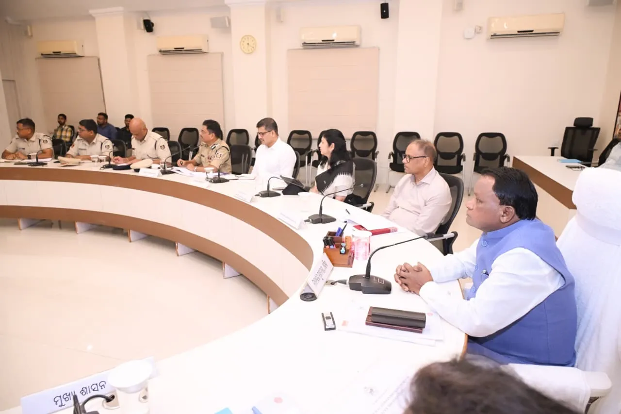 Odisha CM Mohan Charan Majhi Reviews Twin City Traffic 
