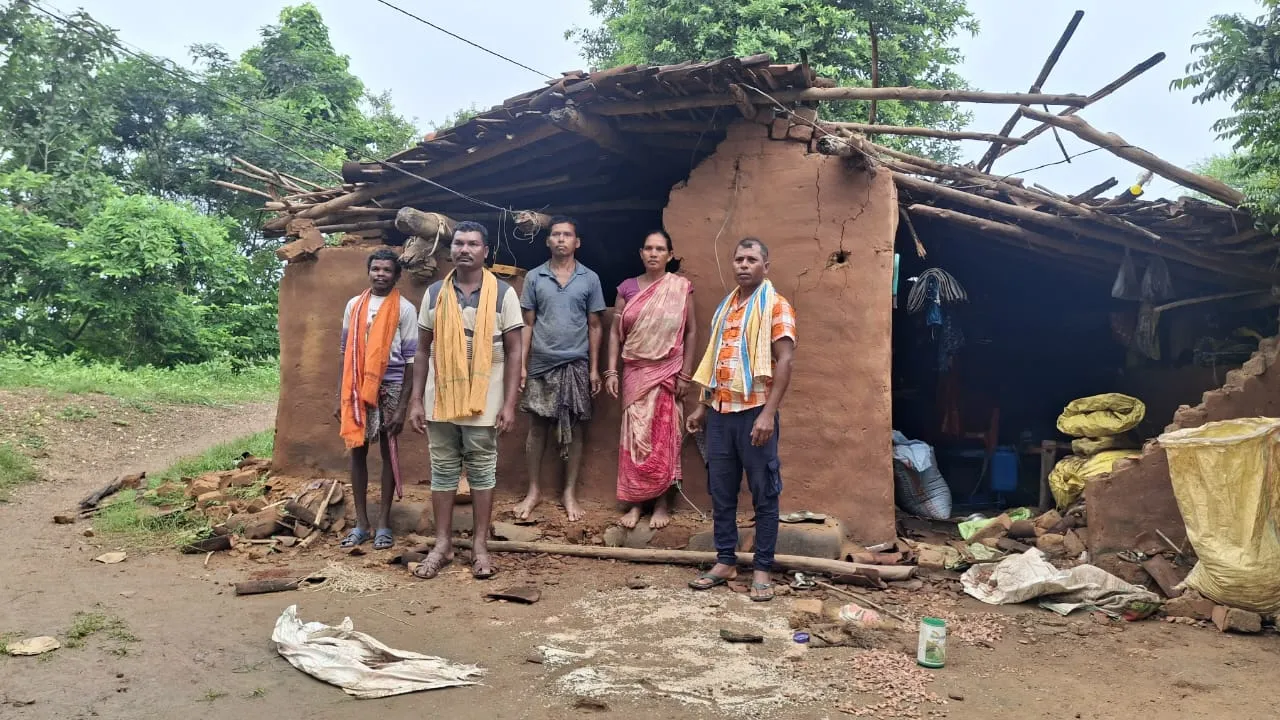 ଭୟ ବଢ଼ାଇଲା ହାତୀ ଉପଦ୍ରବ: ଭାଙ୍ଗୁଛନ୍ତି ଘର, ନଷ୍ଟ କରୁଛନ୍ତି ଚାଷ