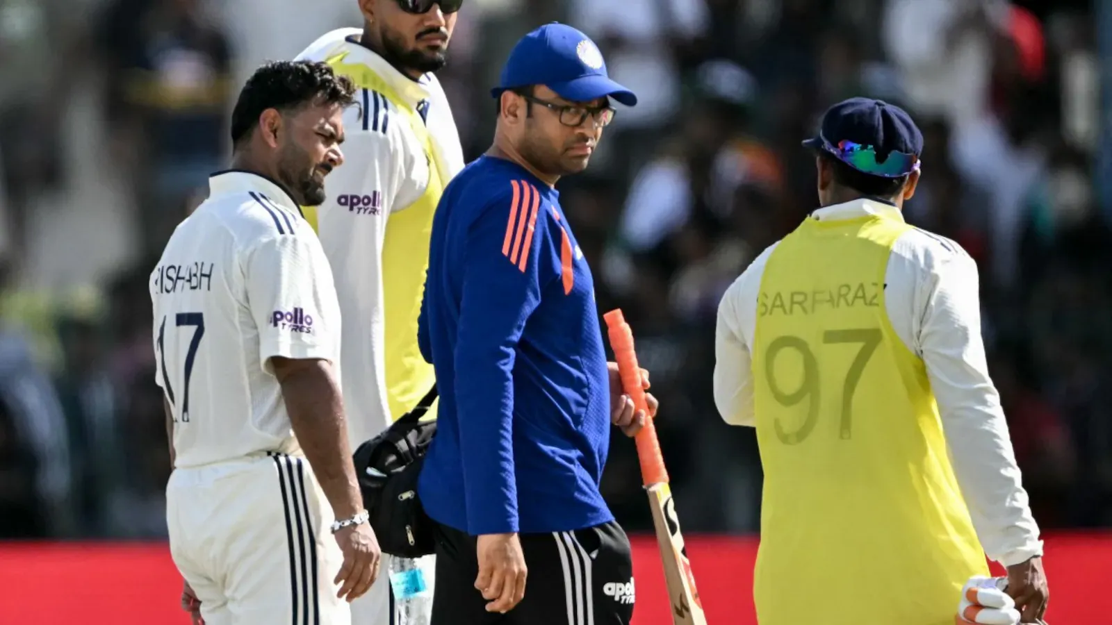 IND vs SL ଦ୍ବିତୀୟ ଟେଷ୍ଟ: ବ୍ୟାଟିଂ ଅଧାରୁ ପଡ଼ିଆ ଛାଡ଼ିବାକୁ ବାଧ୍ୟ ହେଲେ ରିଷଭ ପନ୍ତ