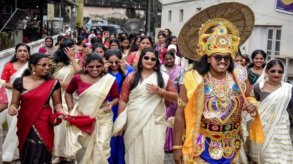 ଓଣମ ୮ ଦିନରେ ୭୭୧ କୋଟି ଟଙ୍କାର ମଦ ପିଇଗଲେ ଲୋକ, ଜାଣନ୍ତୁ କେଉଁଠି?