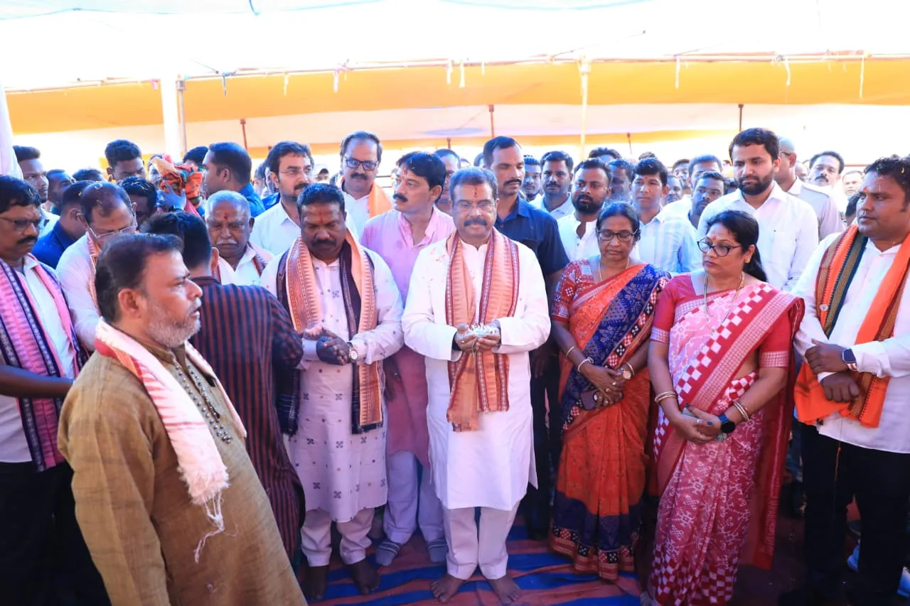 ଆଠମଲ୍ଲିକରେ ବିଭିନ୍ନ ପ୍ରକଳ୍ପର ଭିତ୍ତିପ୍ରସ୍ତର ସ୍ଥାପନ ସହ ଉଦ୍‌ଘାଟନ କଲେ ଧର୍ମେନ୍ଦ୍ର ପ୍ରଧାନ, ଆର୍ଥିକ ଓ ସାମାଜିକ ପ୍ରଗତି ତ୍ୱରାନ୍ୱିତ ହେବା ନେଇ ଆଶା ପ୍ରକାଶ କଲେ ସାଂସଦ