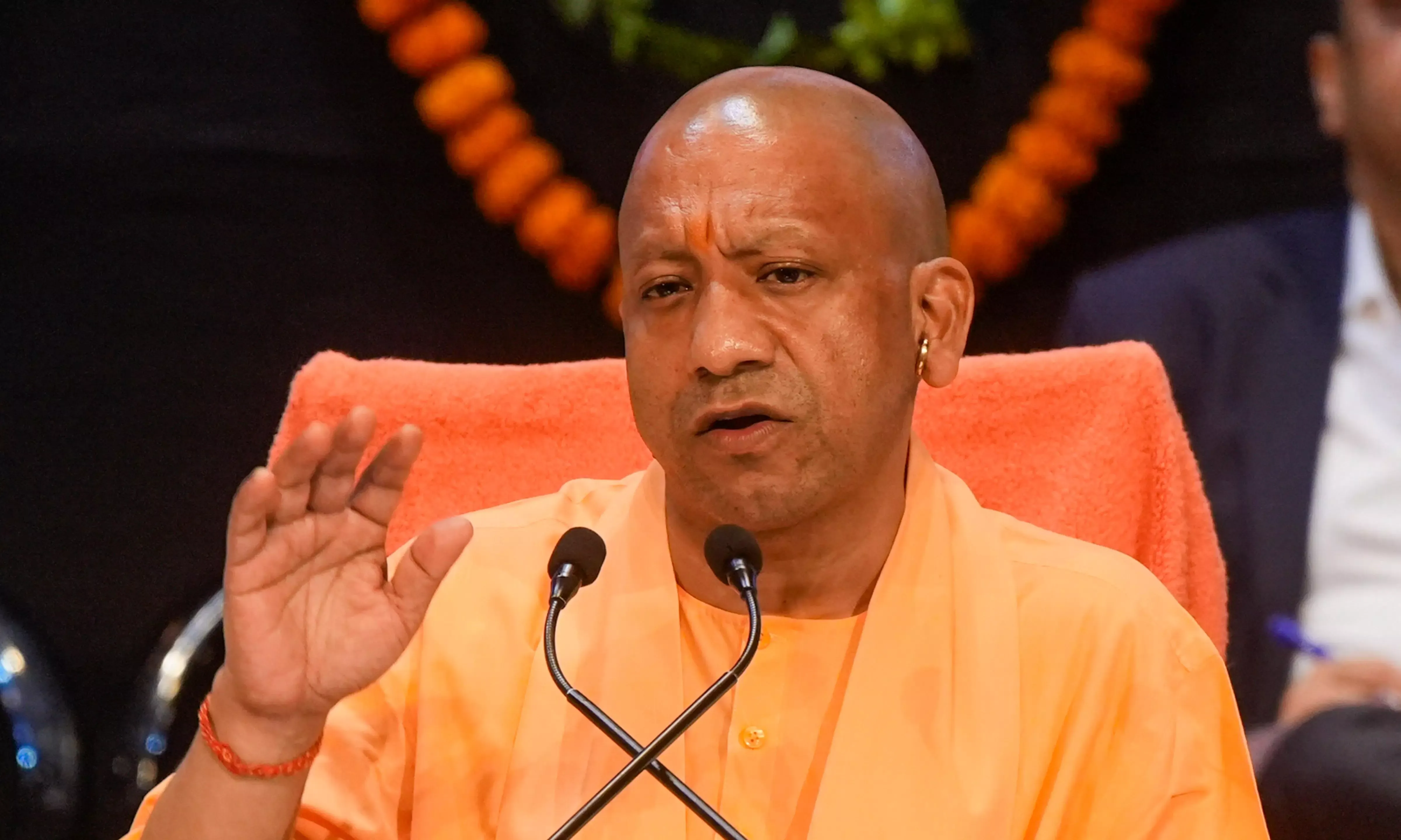 ଉତ୍ତର ପ୍ରଦେଶ ମୁଖ୍ୟମନ୍ତ୍ରୀ ଯୋଗୀ ଆଦିତ୍ୟନାଥଙ୍କ ନୂତନ ରେକର୍ଡ I  ଟ୍ୱିଟର୍‌ରେ ଅତିକ୍ରମ କଲେ ୨୫ ନିୟୁତ ଫଲୋଓର୍ସ !  