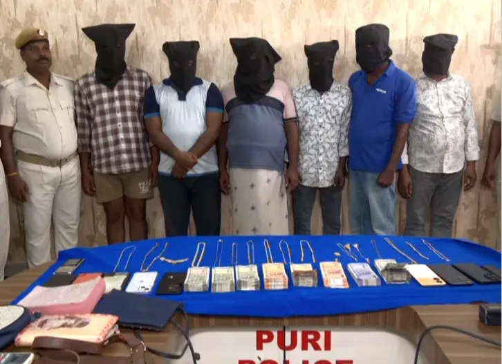 Puri highway robbers: ପାର୍ବଣ ପୂର୍ବରୁ ଧରାପଡ଼ିଗଲେ ; ସ୍ପିଡ୍ ବାଇକ୍‌ରେ ଛିନତାଇ, ୬ ହାଇଓ୍ବେ ଲୁଟେରା ଗିରଫ