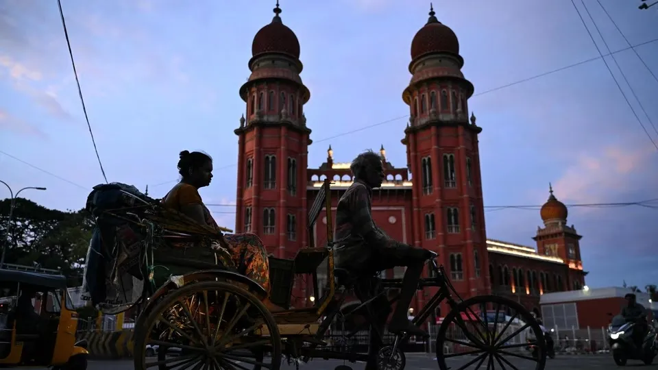 Madras HC Denies Mother Custody of Kids Over Intimate Photos and Late-Night Calls
