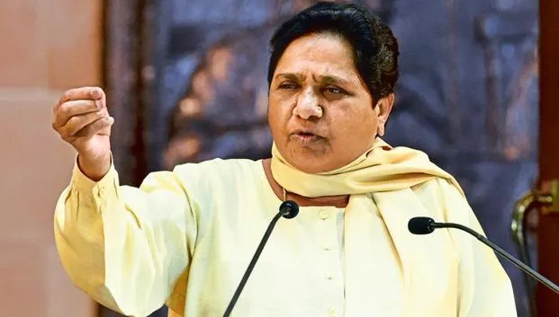 BSPରେ ଥମୁନି ‘ଇନ୍‌ ଆଣ୍ଡ ଆଉଟ୍‌’ ଗେମ୍‌; ଆକାଶଙ୍କ ପରେ ଦୀପିକାଙ୍କୁ ବାହାର କଲେ ମାୟାବତୀ, ସାନ ପୁତୁରାକୁ ବଡ଼ ଦାୟିତ୍ବ
