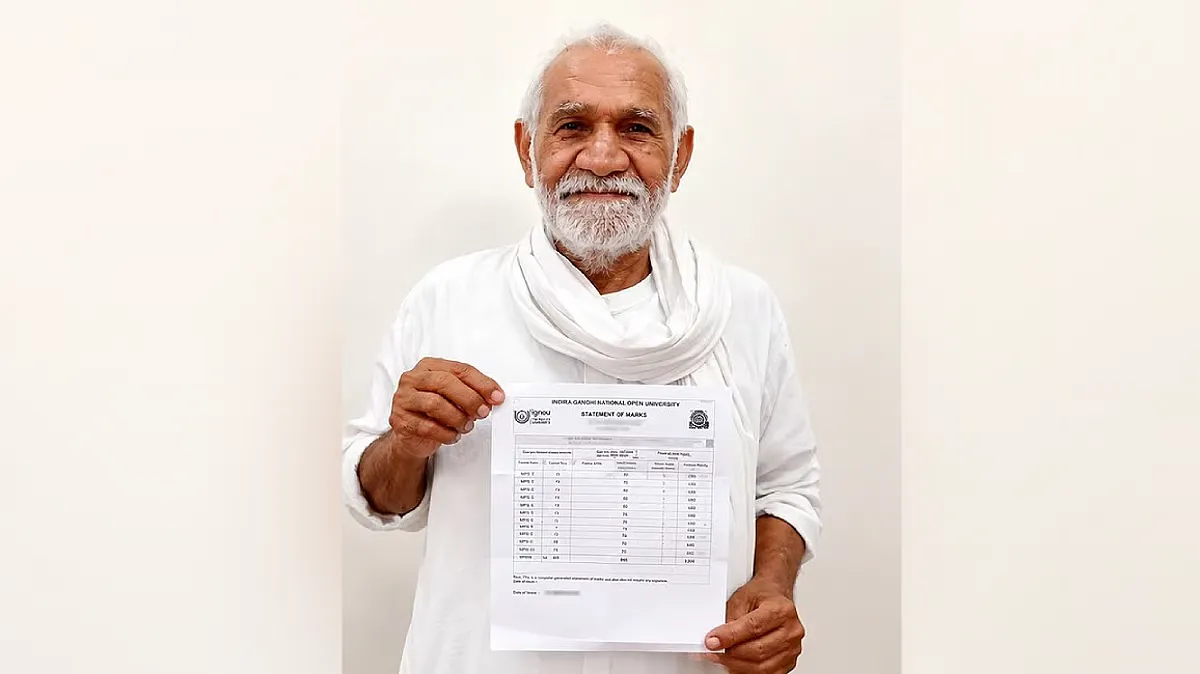 85-Year-Old Ex-Soldier Lal Chand Godara Completes Master’s Degree, Eyes PhD or Law