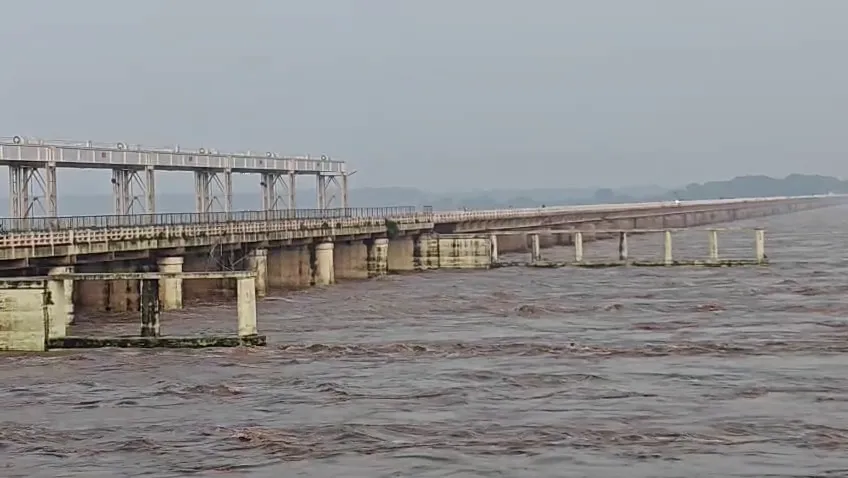 ରାଜ୍ୟରେ ବର୍ଷା ଏବଂ ବନ୍ୟା ସ୍ଥିତି ନିୟନ୍ତ୍ରଣାଧୀନ, ରାଜ୍ୟ ଜରୁରୀକାଳୀନ ପରିଚାଳନା କେନ୍ଦ୍ର ପକ୍ଷରୁ ସୂଚନା