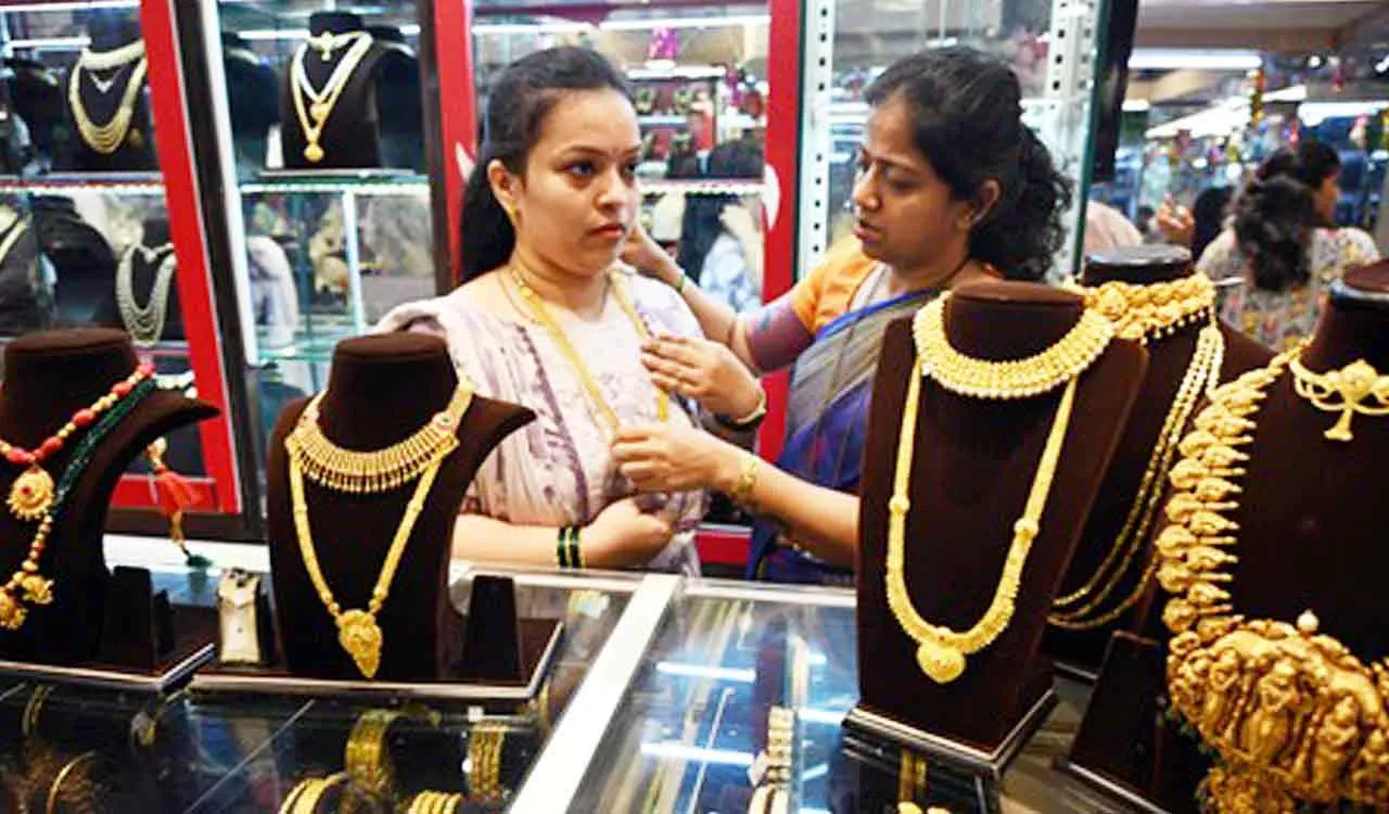 Gold Market Fraud: Gold Sold Without Bills, Customers Risk Fraud for Cheaper Prices